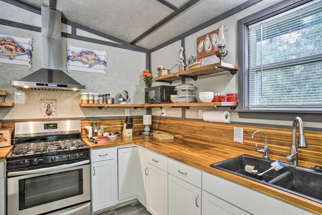 Waterfront Bay St Louis Beach House With Deck!Bay St. Louis エクステリア 写真