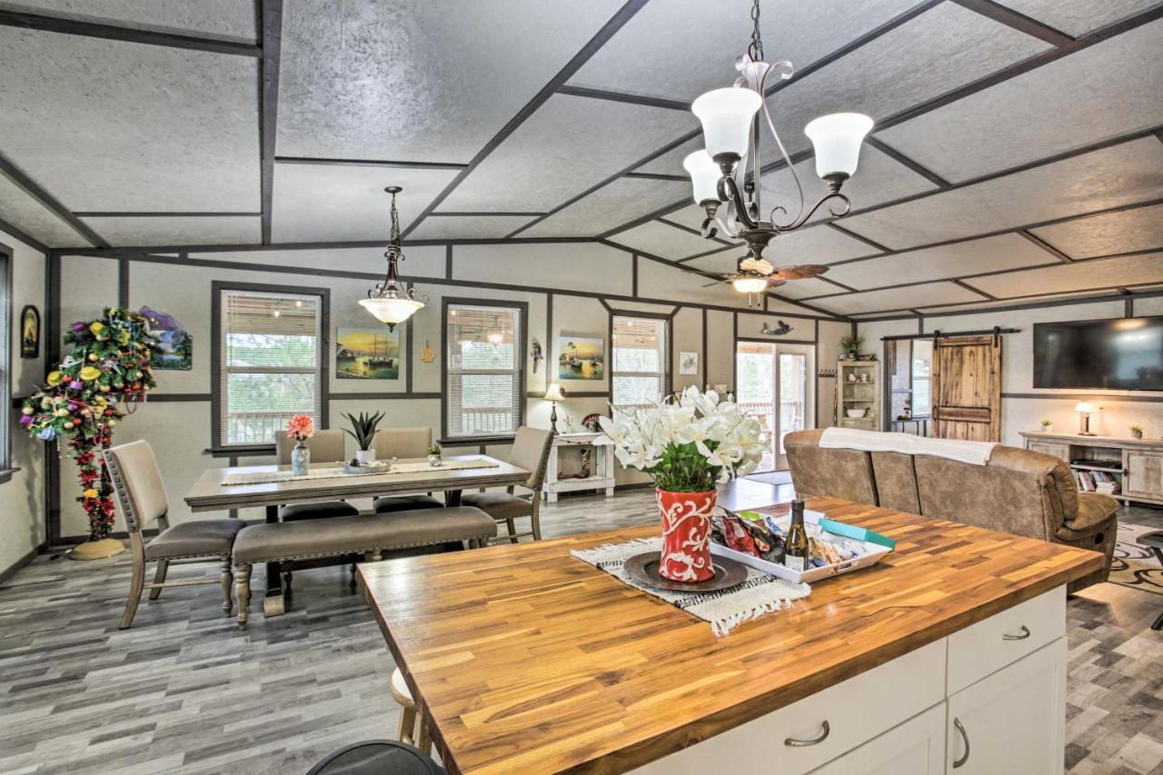 Waterfront Bay St Louis Beach House With Deck!Bay St. Louis エクステリア 写真