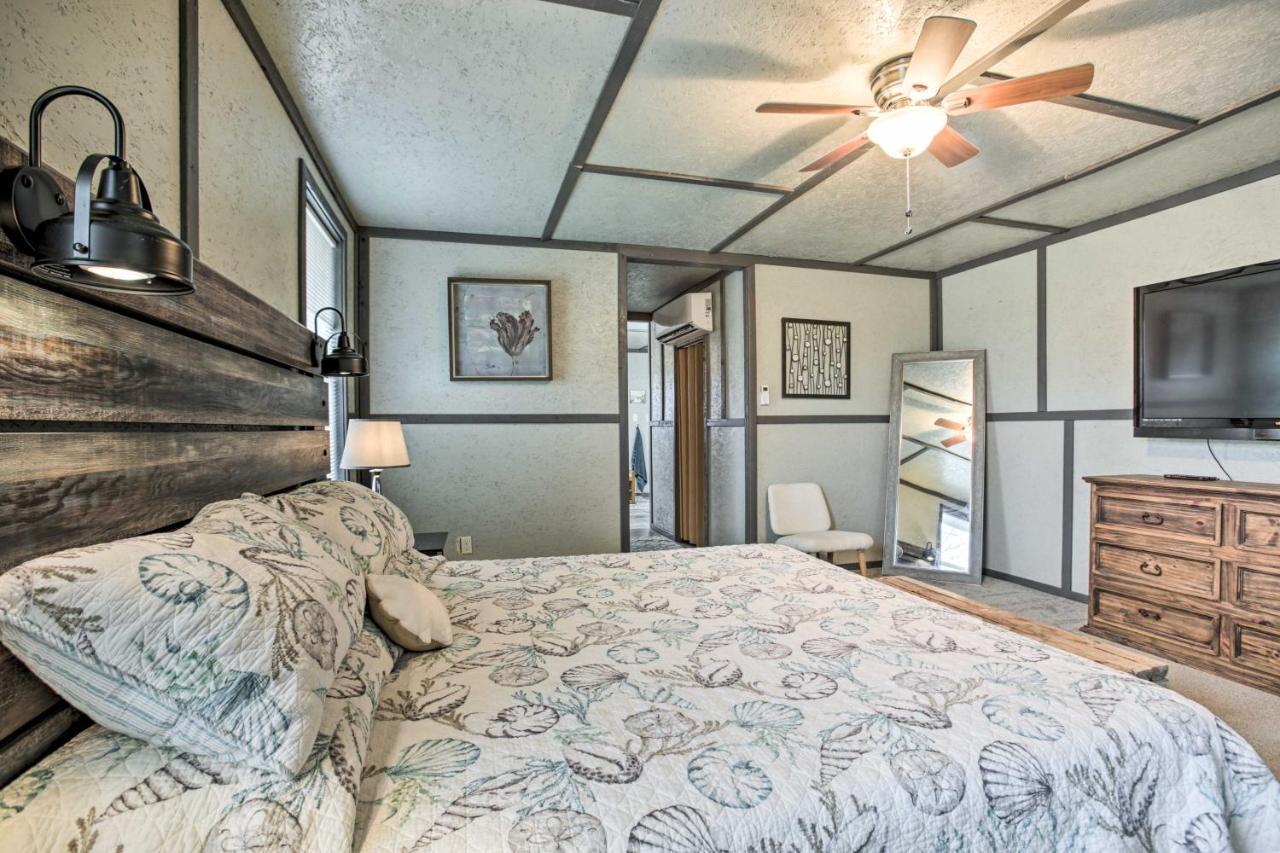 Waterfront Bay St Louis Beach House With Deck!Bay St. Louis エクステリア 写真